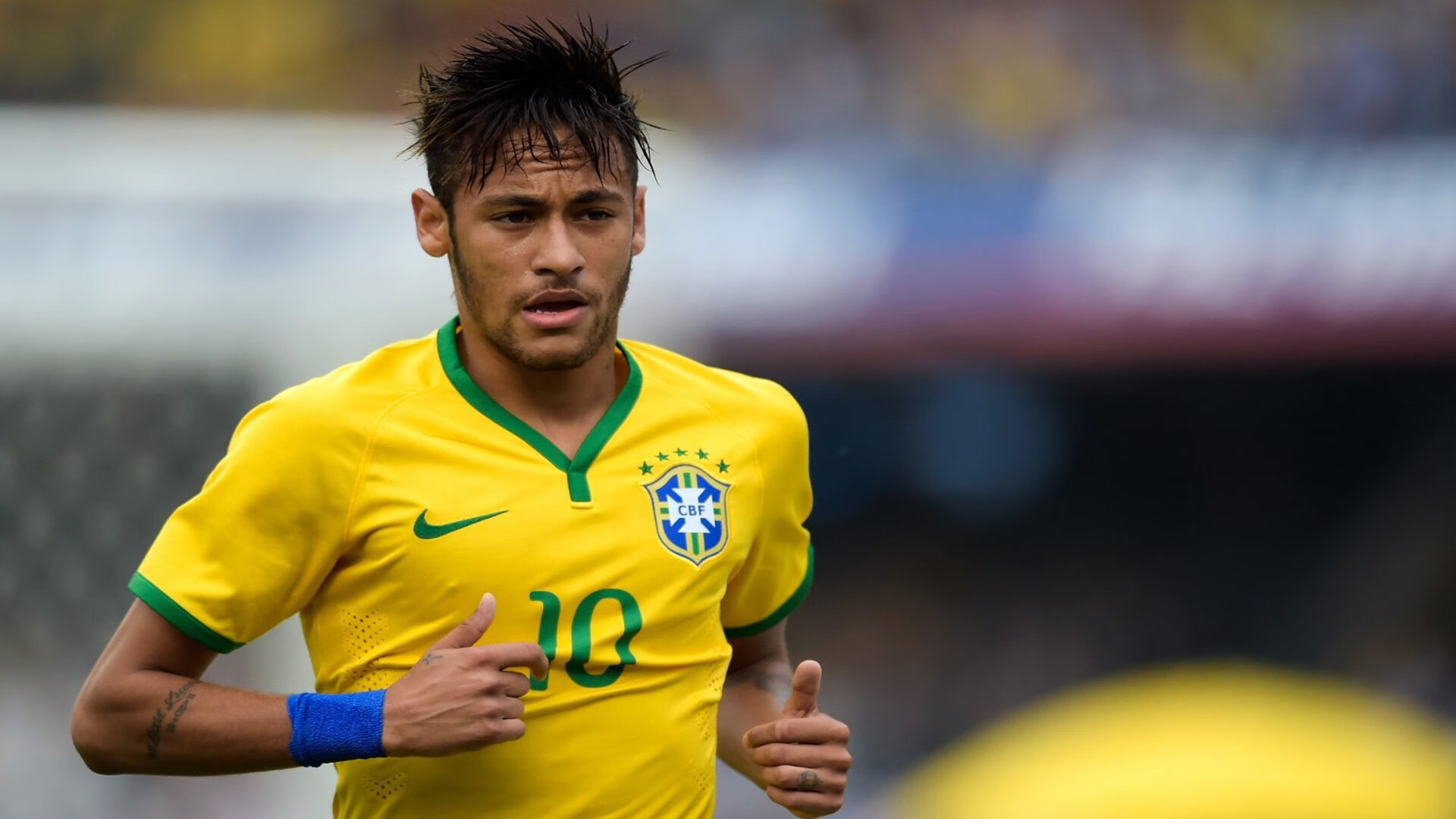 “美洲狮队的全能球员成就阿根廷橄榄球的腾飞”